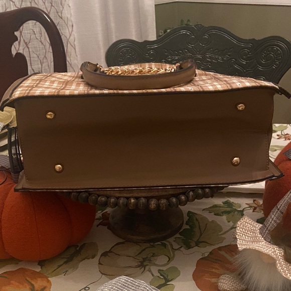 New Tan and White Plaid Handbag - Picture 5 of 6